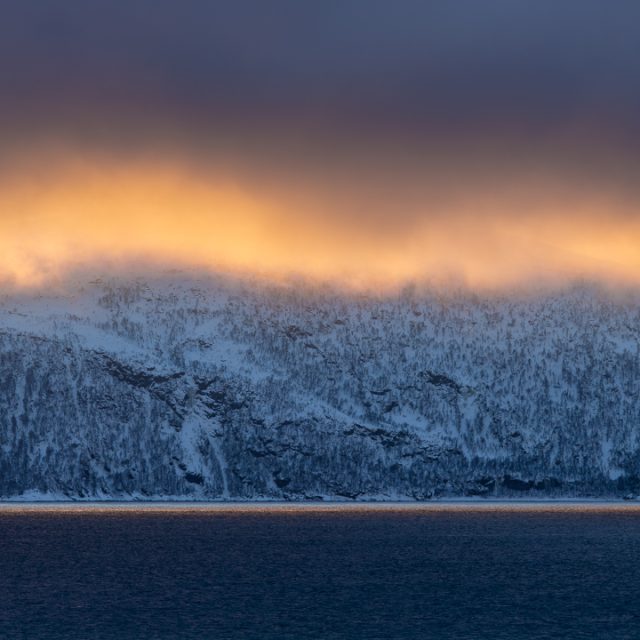 Rückblick Norwegen: Lichtstimmungen  Immer wieder besonders, diese Lichtstimmungen im hohen Norden zu erleben und einzufangen. 🤩😊  ▶ Workshops und Fotoreisen über den Link in der Bio.  #norway🇳🇴 #discoverearth #majestic_earth #norgenorway #northernnorway #wintervibes #moodygrams #mystical #nature_brilliance #lifeisbettteratthebeach #canon_photos #adventurethatislife #landscapelovers #snowymountains #nature_wizards #nature_lovers #bestofnorway #lovemyjob #adventurethatislife #fotoreise #the_mirror_of_our_souls #skyporn #amazing #fantastic_earth #visittromso
@visittromso