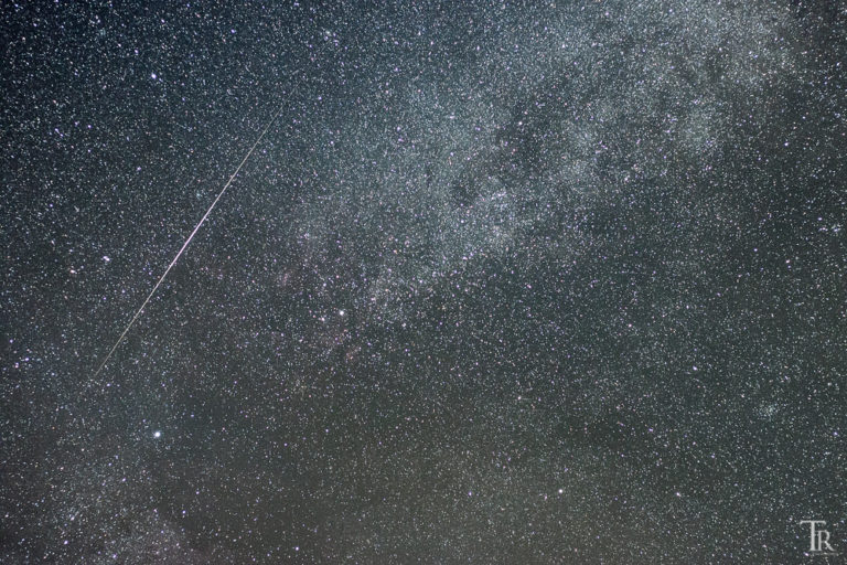 Mehr über den Artikel erfahren Podcast: Starlink-Satelliten am Nachthimmel (Gast: Dennis Gäckle via Skype)