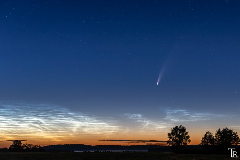 Mehr über den Artikel erfahren Story zum Foto – Teil 9: Komet Neowise mit leuchtenden Nachtwolken